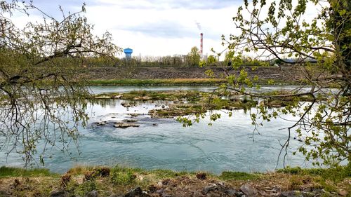 Balade "Et au milieu coule un fleuve - Pollutions industrielles dans la vallée du Rhône"